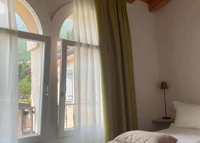 Oda ve Kahvaltı Corte Caiar 4*